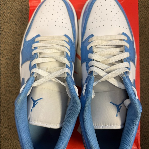 Jordan 1 Low SE White Legend Blue Sneakers - Picture 3 of 5